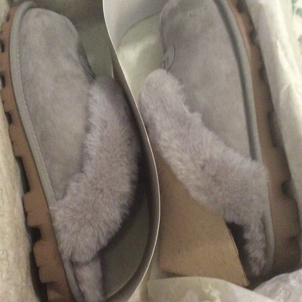 Ladies ugg slipper